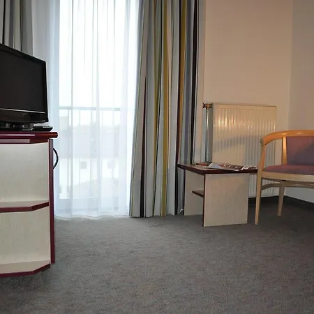 Halbersbacher Airport Frankfurt Hotel 3*