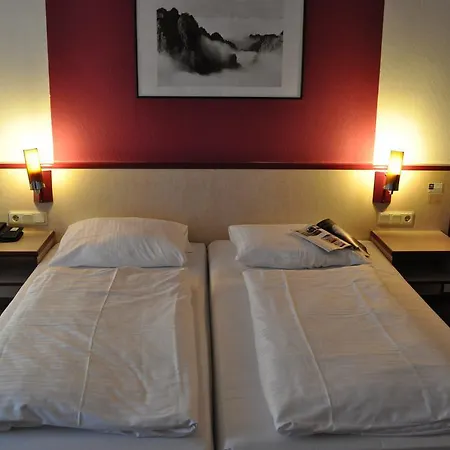 Halbersbacher Airport Frankfurt Hotel