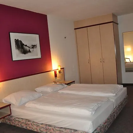 Halbersbacher Airport Frankfurt Hotel 3*