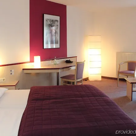 Halbersbacher Airport Frankfurt 3*