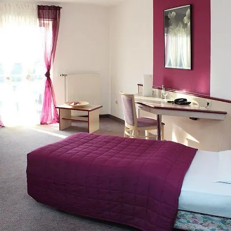 Halbersbacher Airport Frankfurt 3*